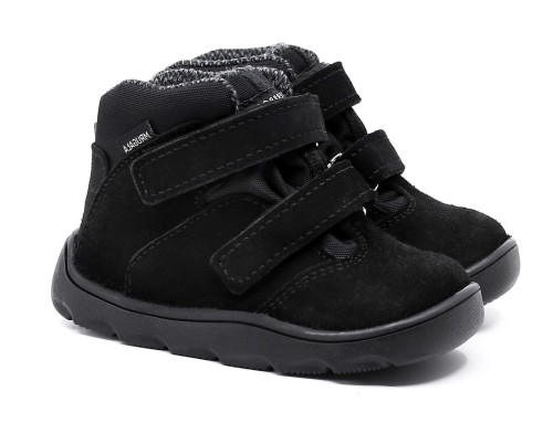 madi_barefoot_black_1.jpg